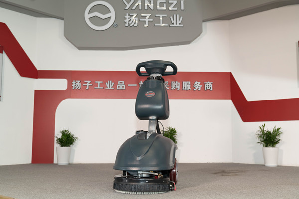 工業(yè)自動洗地機的特別處在那 工業(yè)自動洗地機的特別處在那