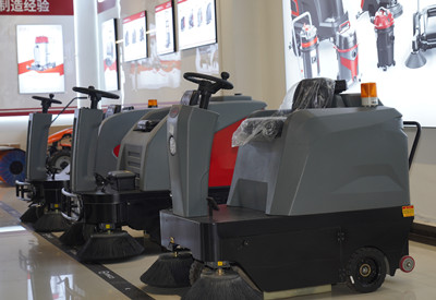 揚子掃地機廠家如何做好日常維護(hù)工作